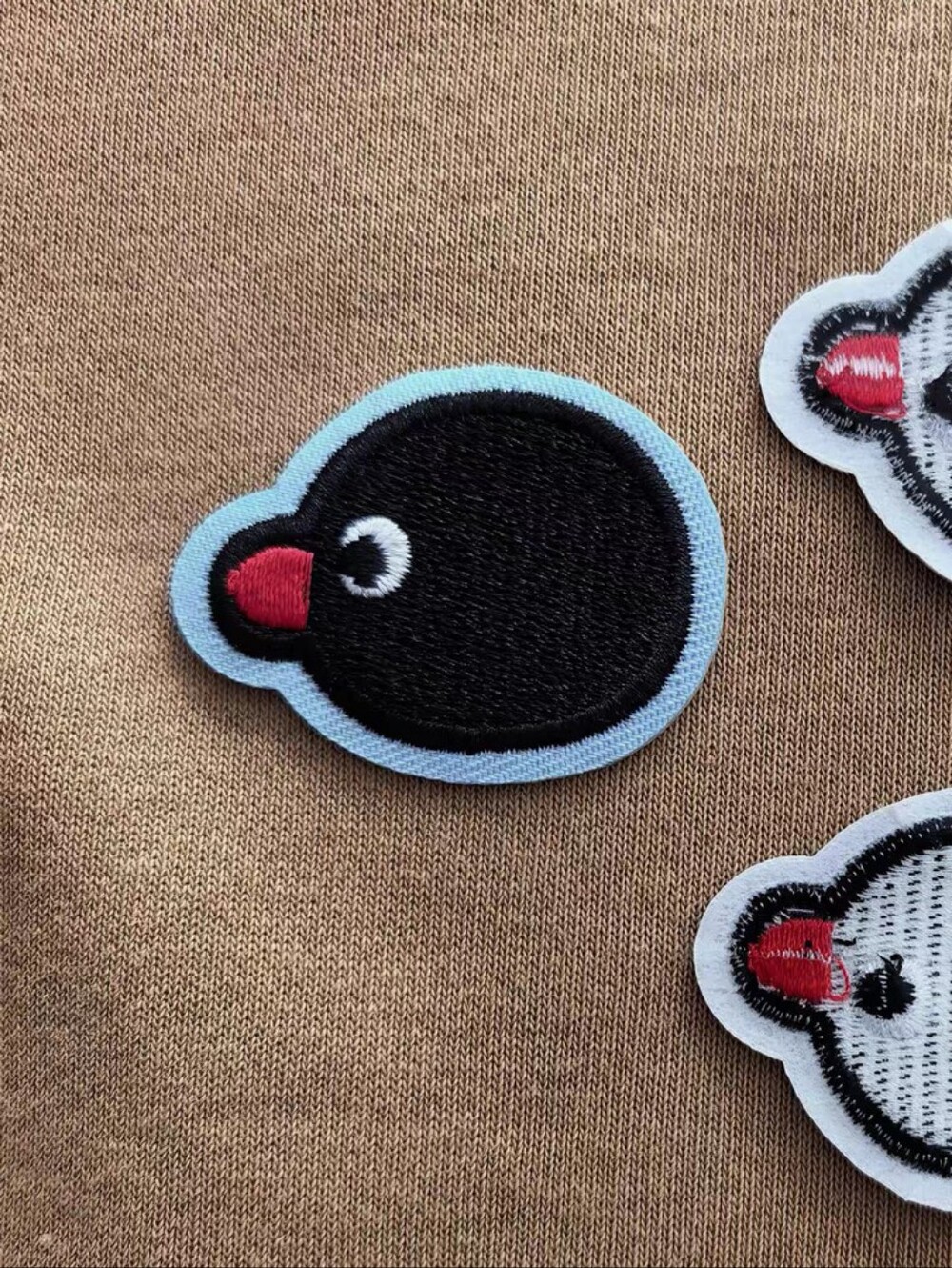 New Pingu Penguin Embroidered Patch NWOT 3.5cm IRON ON One PATCH